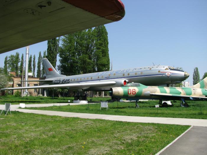 Ту-104
