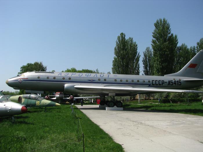 Ту-104