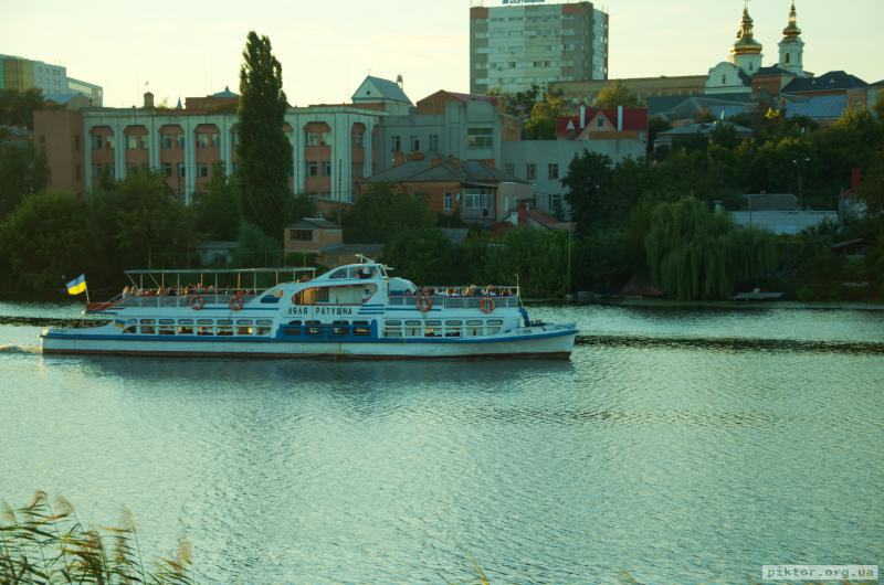 Прогулянкове судно
