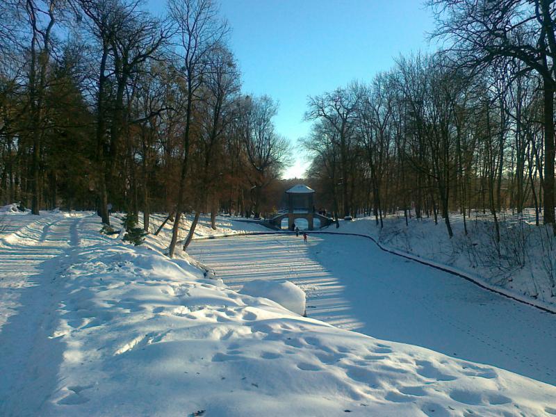 Верхнє озеро та китайський місток