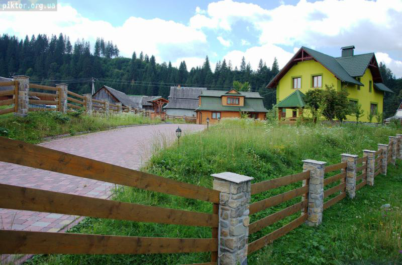 Садиби Микуличина