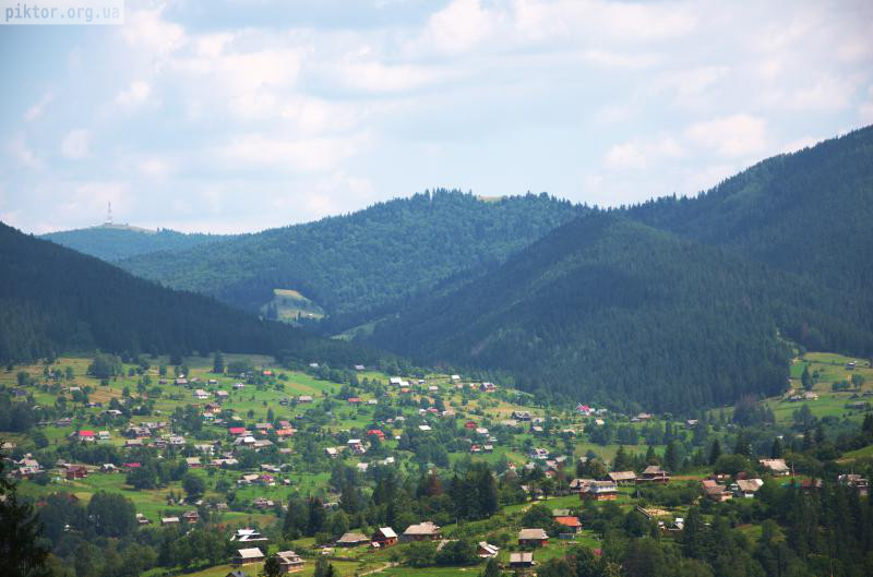 Микуличин з висоти.