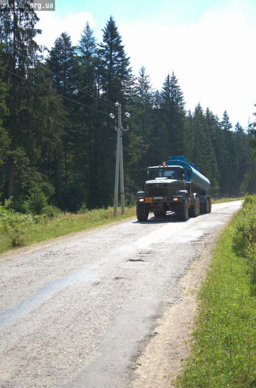 Автоцистерна в Микуличині