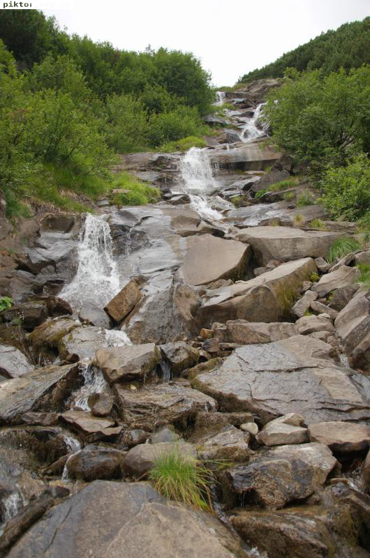 Прутський водоспад