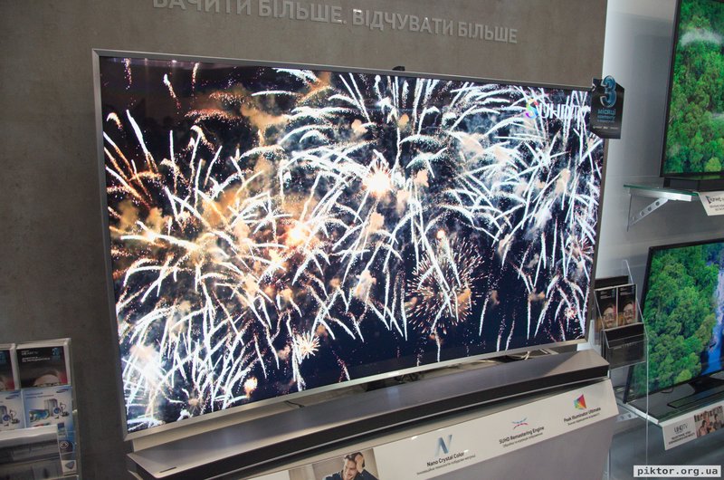 Samsung гнуті телевізори