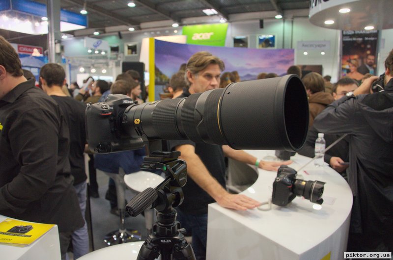 Nikon D4