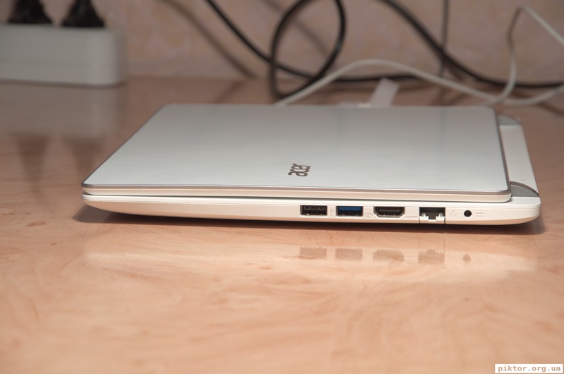 Aspire V13