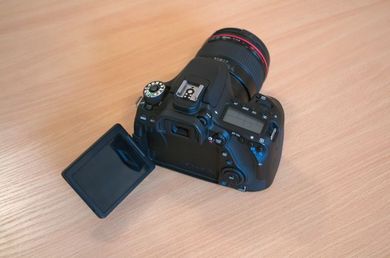 EOS 80D