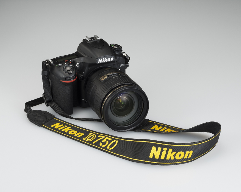 Загальний вигляд D750