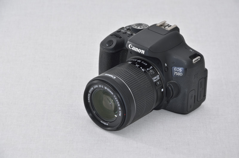 Canon EOS 750D