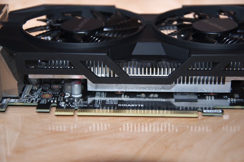Охолодження Gigabyte