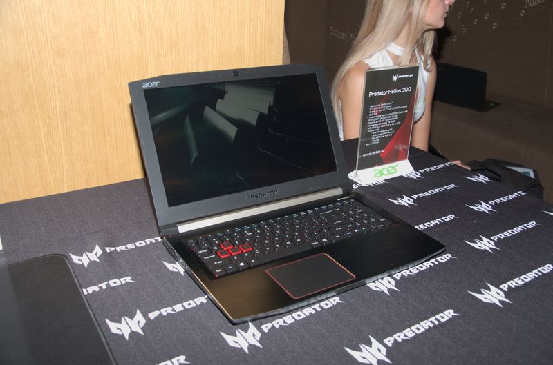 Predator 300 Helios