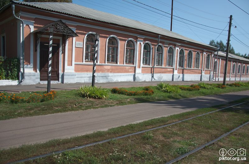 Вулиця коло садиби