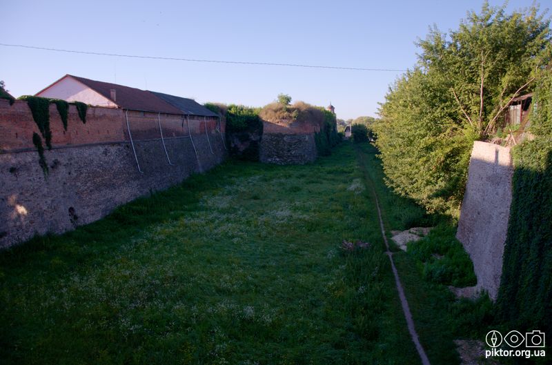 Замковий рів