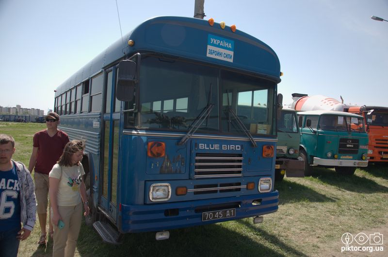 Американський автобус