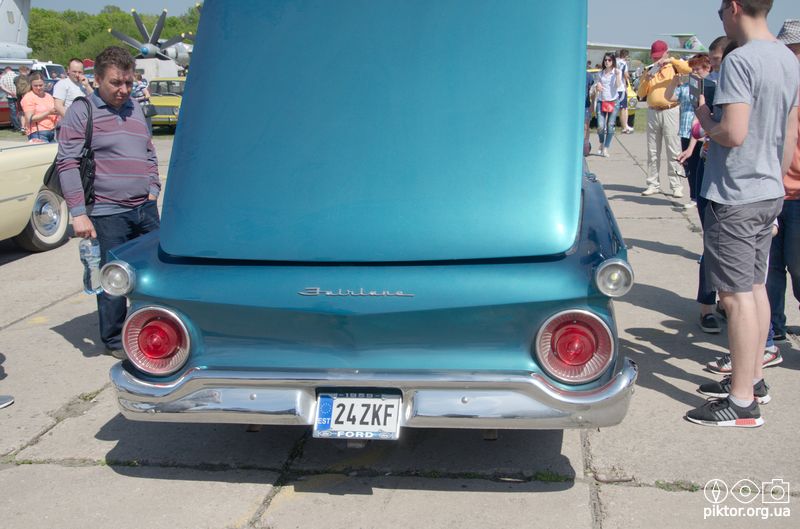 Ford Skyliner
