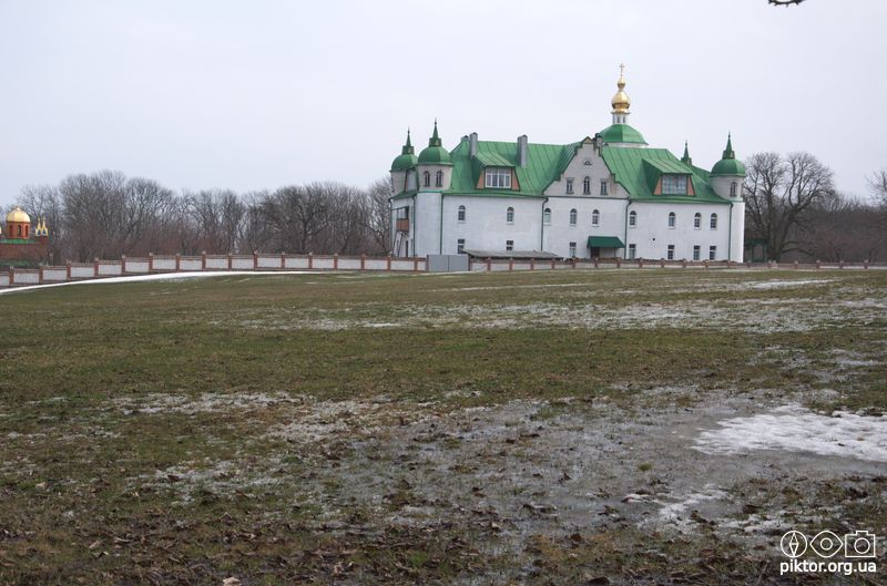 Мотронинський монастир