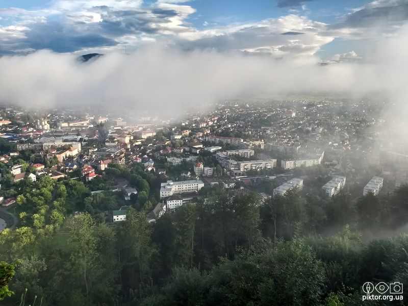 Вид на Хуст