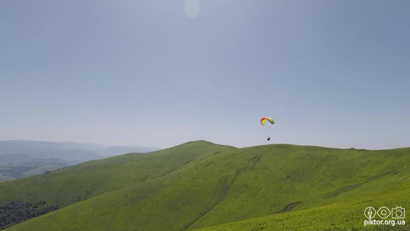 Парапланеристи
