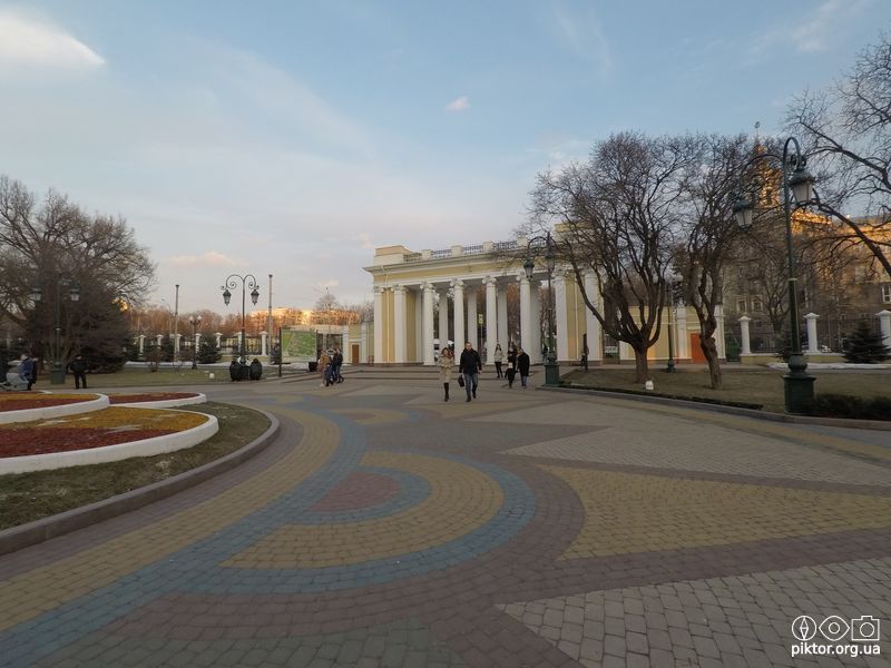 Вхід до парку Горького