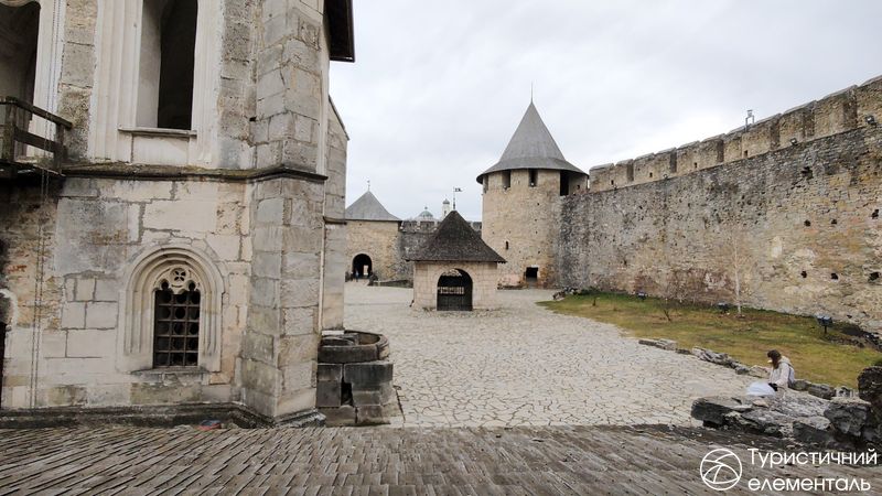 Вид із тераси палацу