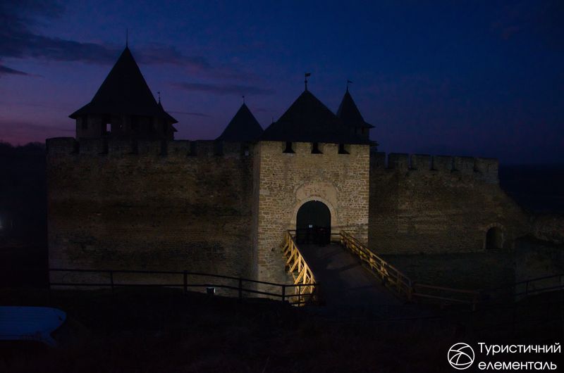 Погано освітлений замок