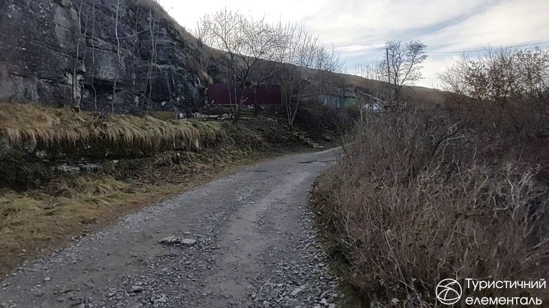 Вулиця в Карвасарах