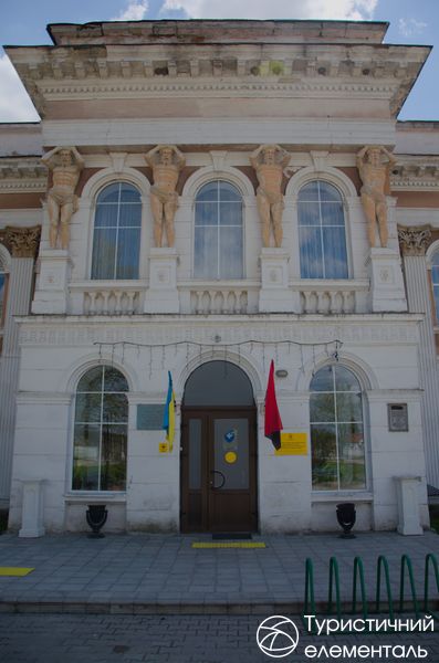Фасад лікарні