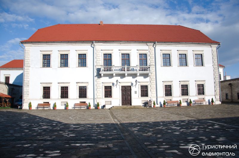 Палац