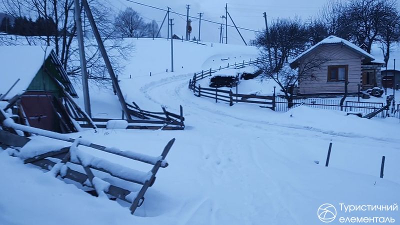 Сільська вулиця